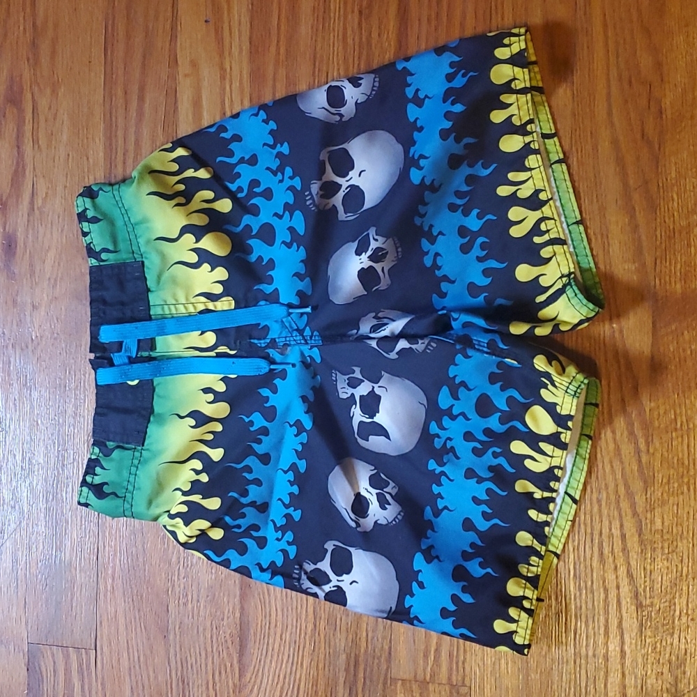 ✨️4/$12 Swimming trunks size 6/7